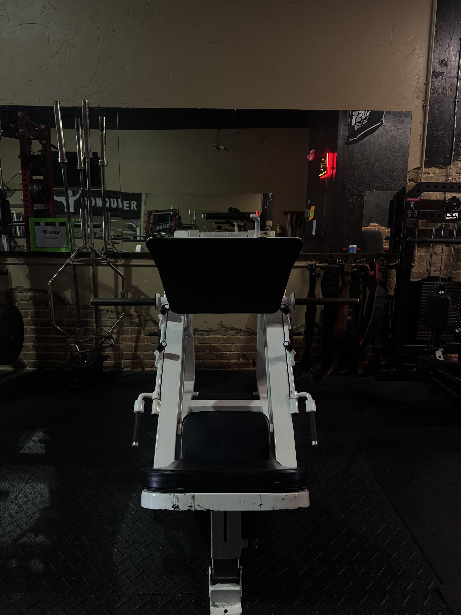 Leg press machine